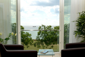 Immobilien Rügen Meerblick Hier: Wohnzimmer mit Meerblick in der Ostseeresidenz Sassnitz