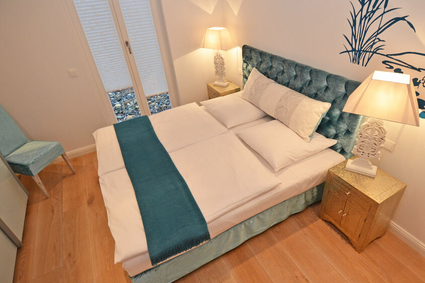 Schlafzimmer 1