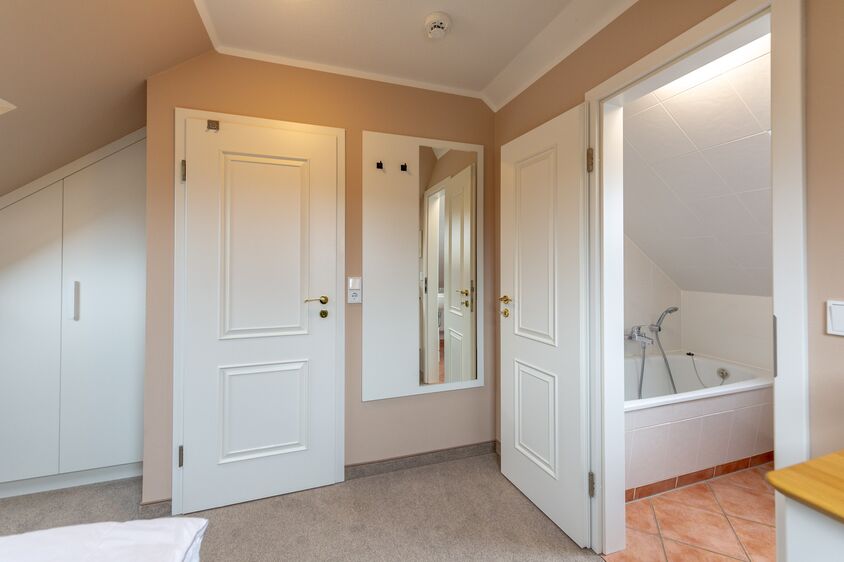 Schlafzimmer oben mit Bad en Suite